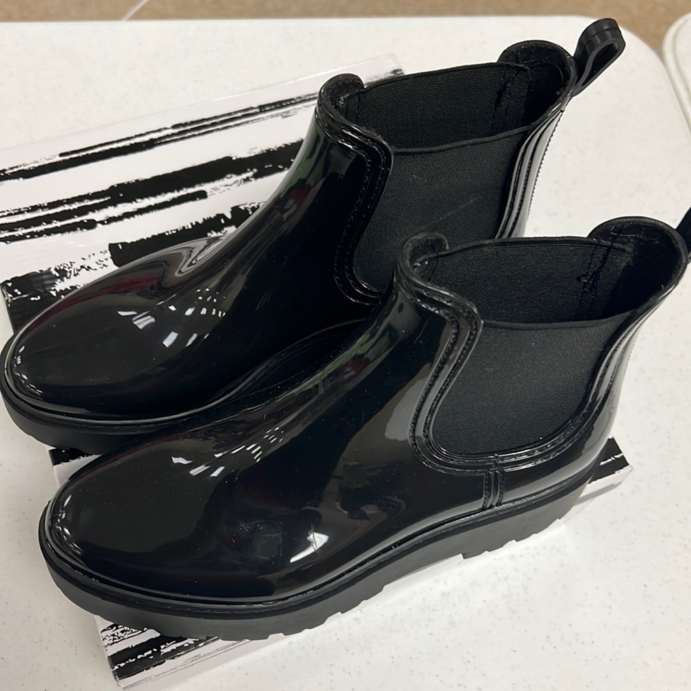 Dolce Vita Thunder black boots.